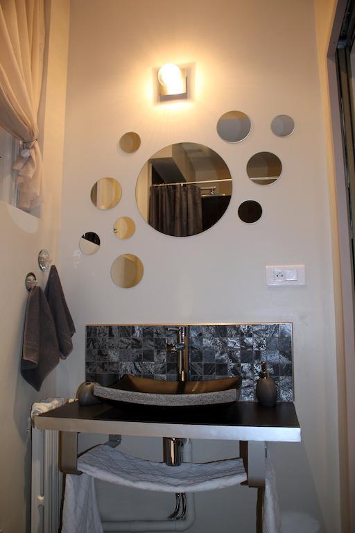 A La Fleur D Oranger - Lille La Madeleine Bed & Breakfast La Madeleine  Room photo